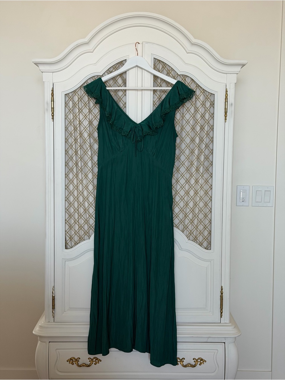 Universal Thread Emerald Green Ruffle V-Neck Long  Midi Dress